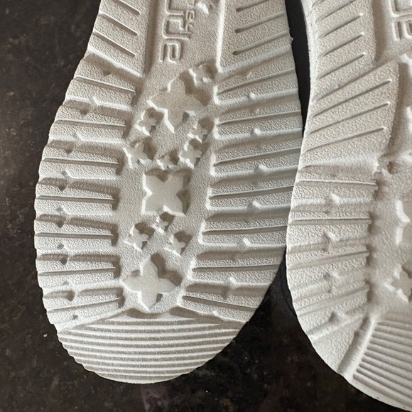 NEW IN BOX - WENDY HEY DUDE - HAND BEADED - SZ 7 - Picture 11 of 15